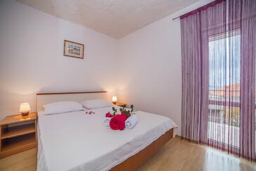 Lejligheder med pool Okrug Gornji, Ciovo - 12119