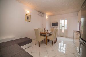 Tweekamerappartement Okrug Gornji Tweekamerappartement Okrug Gornji, Ciovo (A-12119-d)