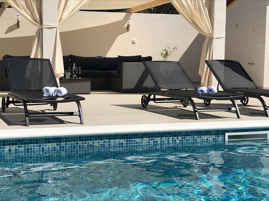 Ferienwohnungen mit Pool Okrug Gornji, Ciovo - 12119