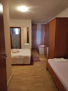 Appartements pour la famille avec les enfants Mandre, Pag - 12125