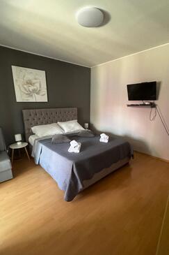 Apartmanok parkolóhellyel Trogir - 12152
