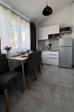 Apartmanok parkolóhellyel Trogir - 12152