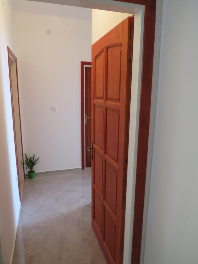 A-12158-a - Private accommodation - Apartments with a parking space Stanići, Omiš