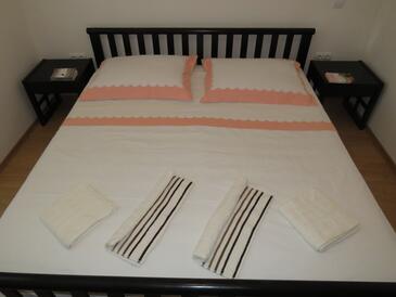 Apartments with parking space Stanići, Omiš - 12158