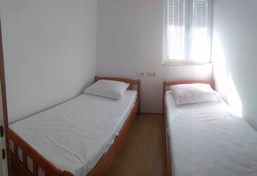 Apartments with parking space Stanići, Omiš - 12158