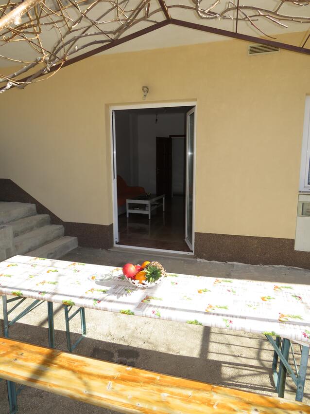 A-12158-b - Private accommodation - Apartments with a parking space Stanići, Omiš