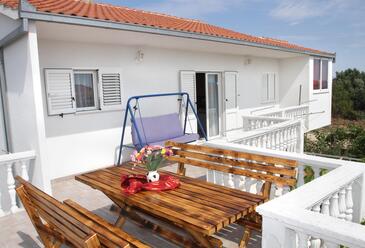 Apartment with terrace Okrug Gornji, Central Dalmatia