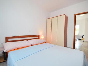 Apartmaji s parkingom Povljana, Pag - 12169