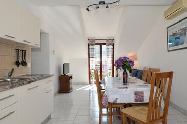 Apartamente lângă mare Slatine, Ciovo - 12176