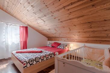 Haus mit Pool für Familien Pakostane, Biograd - 12185