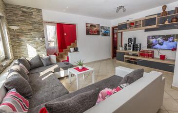 Haus mit Pool für Familien Pakostane, Biograd - 12185