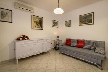 Apartments by the sea Baška Voda, Makarska - 12209