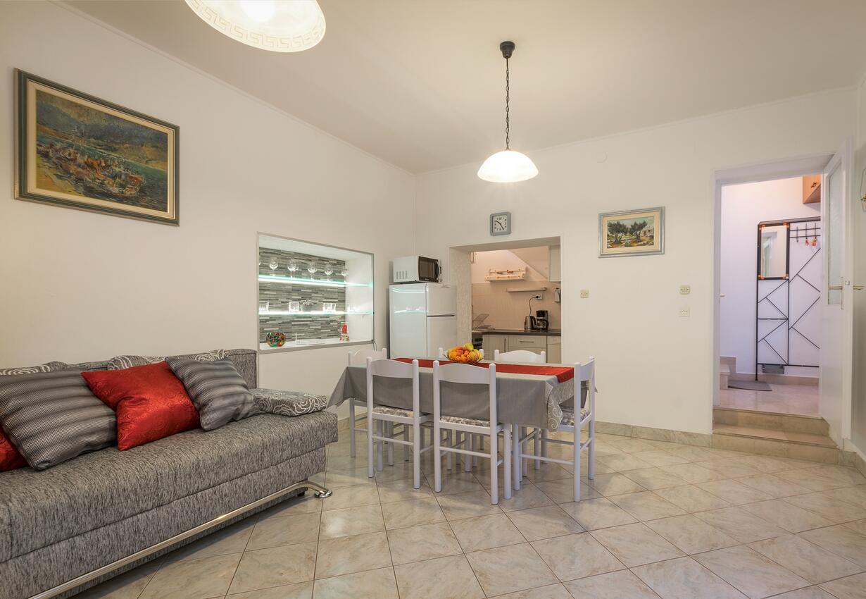Apartments by the sea Baška Voda, Makarska - 12209