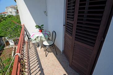 Apartments with parking space Makarska - 12211