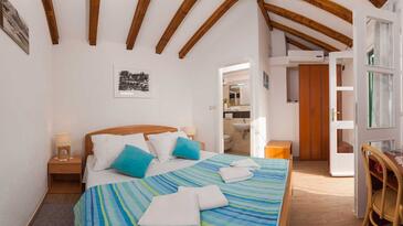 Haus mit Pool für Familien Bol, Brac - 12228