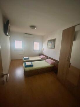 Holiday house with WiFi Novi Vinodolski - 12241