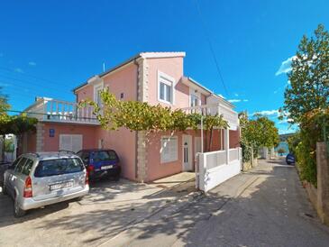 Apartment with terrace Rogoznica, North Dalmatia