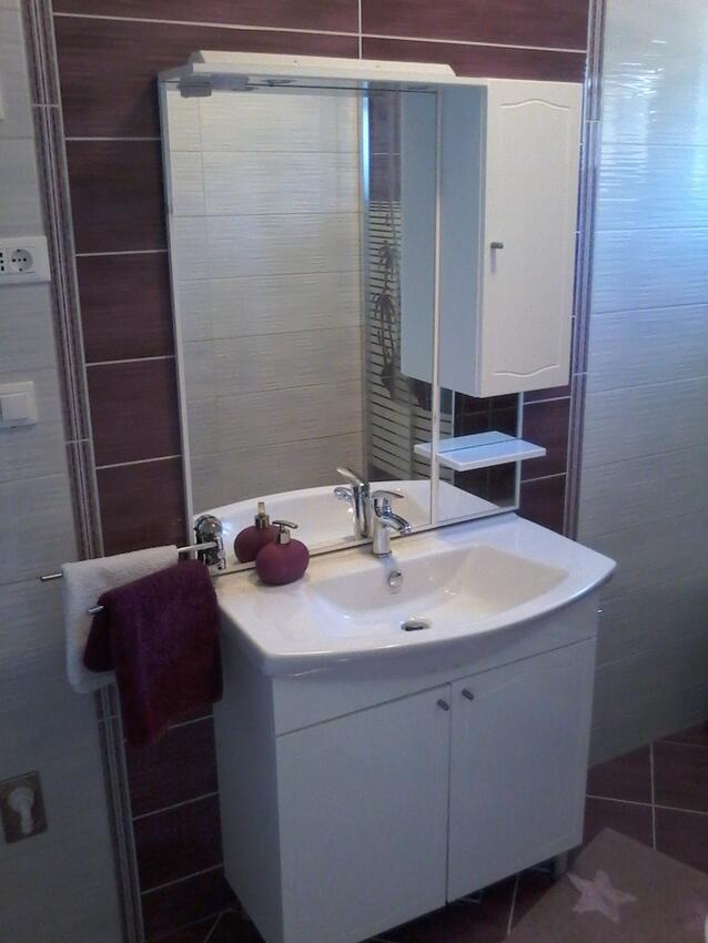 A-12248-b - Private accommodation - Apartments with a parking space Vinišće, Trogir