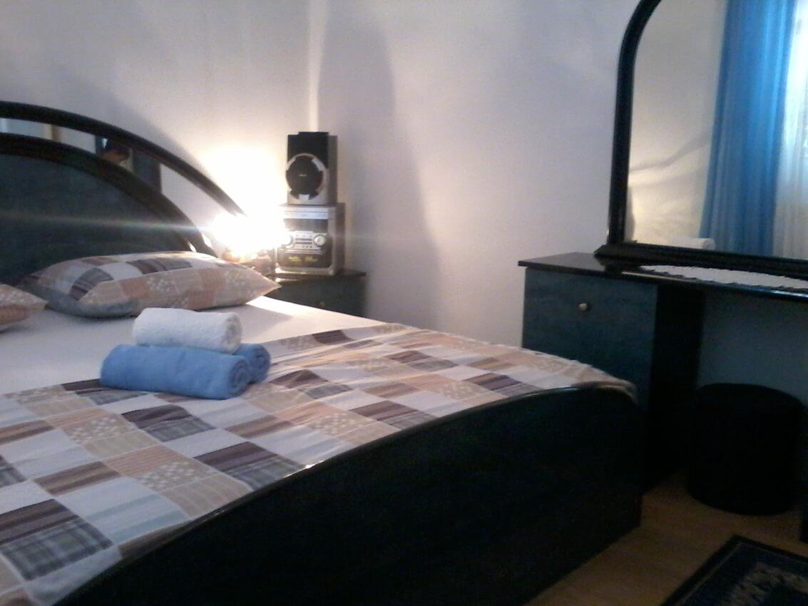 A-12248-b - Private accommodation - Apartments with a parking space Vinišće, Trogir