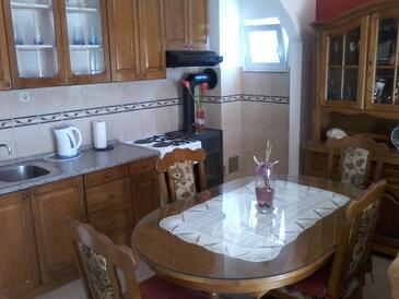 Apartments with parking space Vinišće, Trogir - 12248