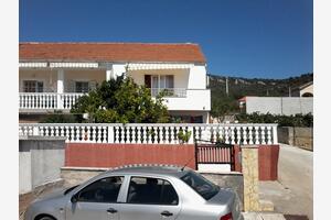 Leiligheter med parkering Vinisce, Trogir - 12248