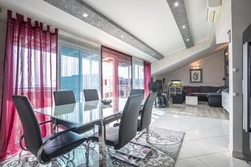 Apartmanok parkolóhellyel Split - 12252 Adriatic.hr