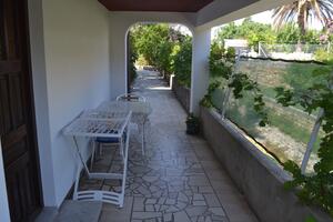 Однокімнатні апартаменти Баньол - Banjol, Раб - Rab (A-12254-a(