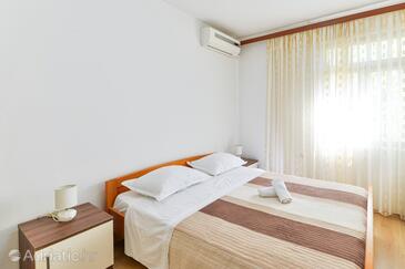 Apartments with parking space Bibinje, Zadar - 12270