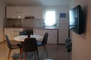 Apartments with parking space Kampor, Rab - 12273