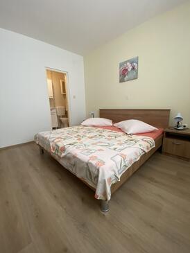 Апартаменти з паркуванням Кампор - Kampor, Раб - Rab - 12273