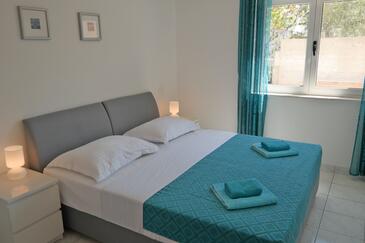 Apartments by the sea Ražanj, Rogoznica - 12280