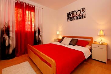 Seaside family friendly house with a swimming pool Vela Luka, Korčula - 12289