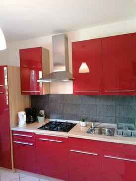 Apartments and rooms with parking space Crikvenica - 12305