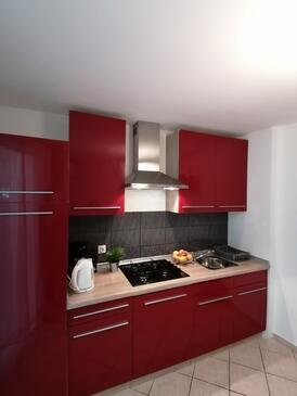 Apartments and rooms with parking space Crikvenica - 12305