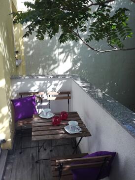 Apartments and rooms with parking space Crikvenica - 12305