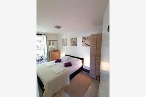 Room Crikvenica (S-12305-a)