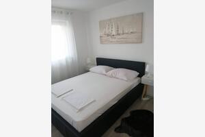 Room Crikvenica (S-12305-b)