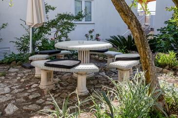 One bedroom apartment Lopar, Rab (A-12327-d)
