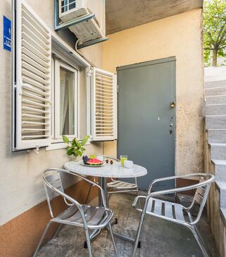 Apartments with parking space Makarska - 12336