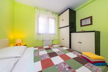 Apartments with terrace Tkon, North Dalmatia
