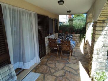 Two bedroom apartment Tkon, Pašman (A-12346-a(