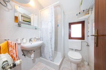 Apartments with terrace Tkon, North Dalmatia