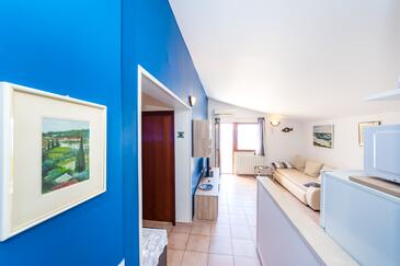Apartments with terrace Tkon, North Dalmatia