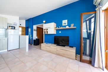 Apartments with terrace Tkon, North Dalmatia
