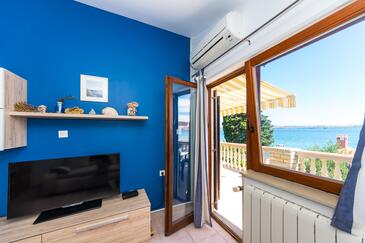Apartments with terrace Tkon, North Dalmatia