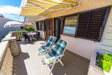 Apartments with terrace Tkon, North Dalmatia