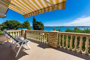 Apartments with terrace Tkon, North Dalmatia