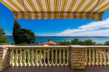 Apartments with terrace Tkon, North Dalmatia
