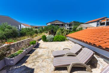 Apartments with terrace Tkon, North Dalmatia