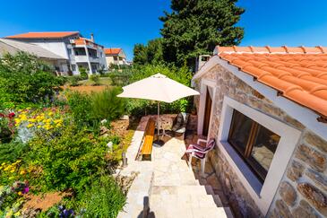 Apartments with terrace Tkon, North Dalmatia